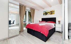 Renata Mare Holliday House